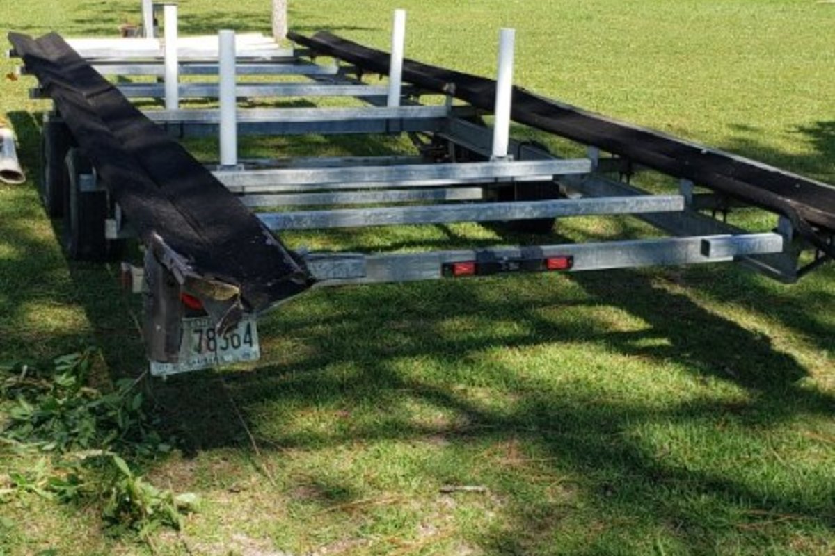 1997 EZ Tow Trailer P2540T in Saucier, MS